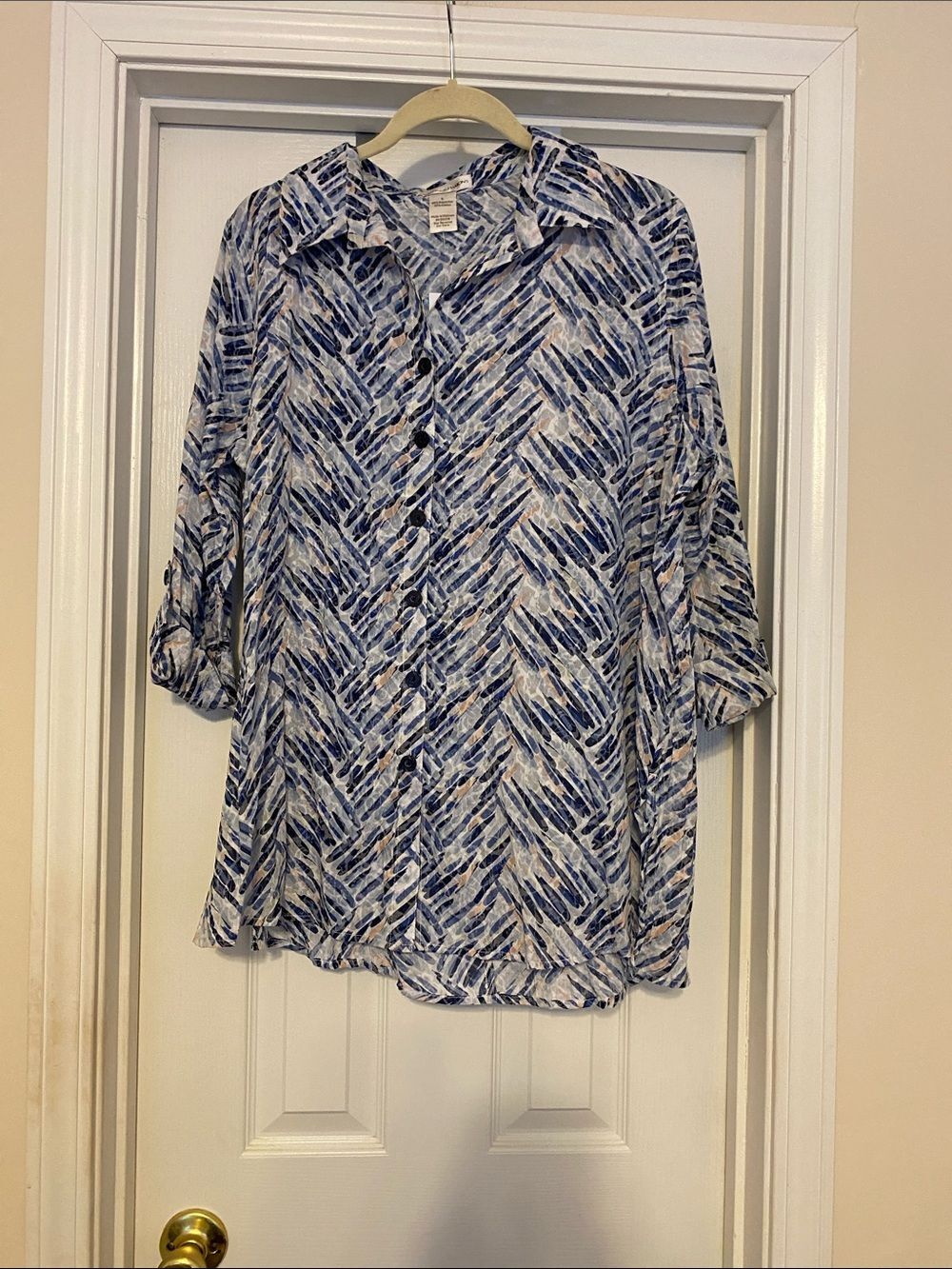Draper’s and Damon’s Abstract Blue Print Button-Down Shirt - Women size Large